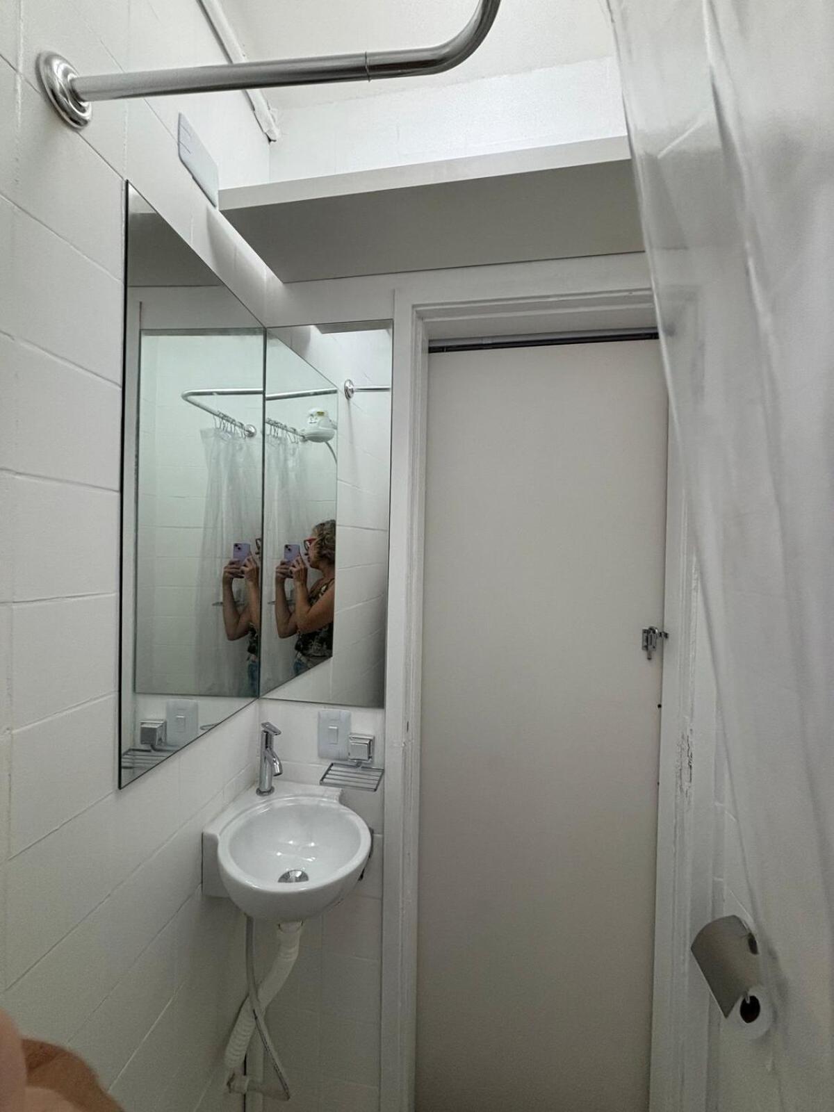 Apartemen Copacabana 1 Block From The
