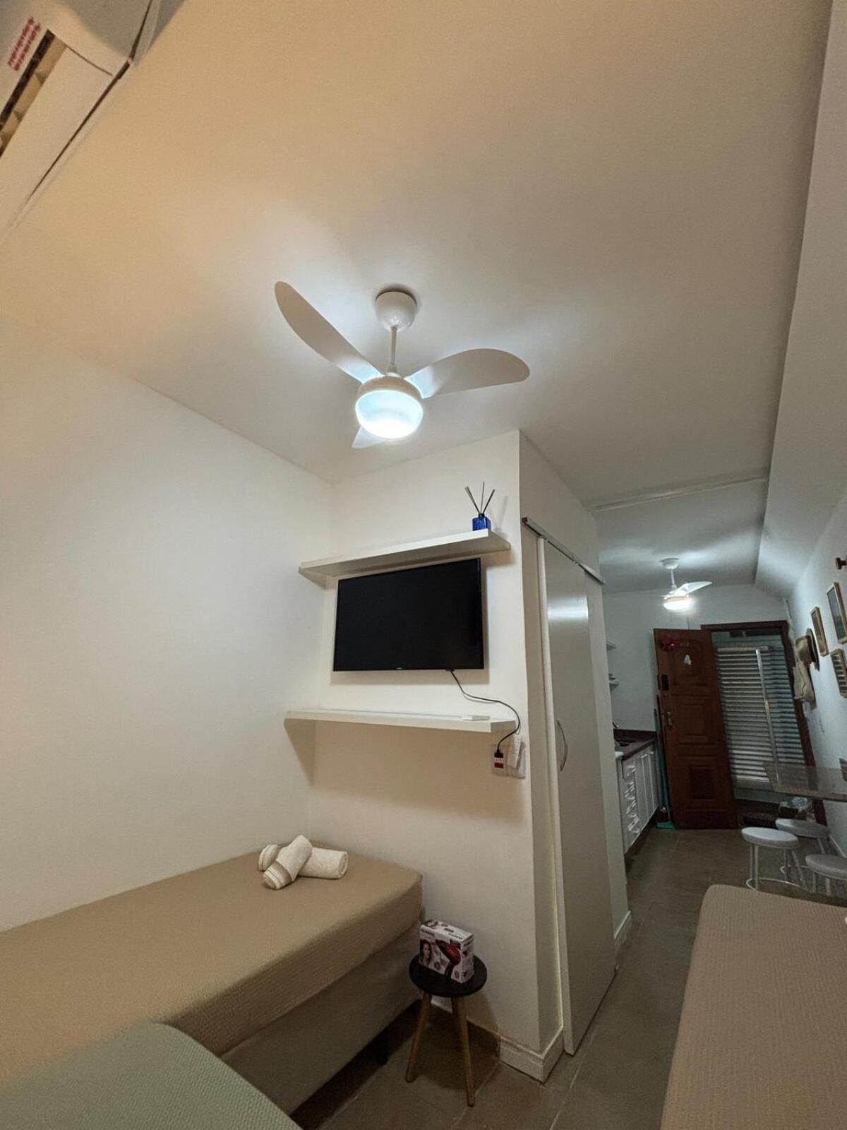 Apartemen Copacabana 1 Block From The Rio de Janeiro